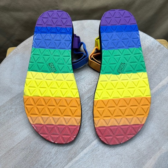 Teva Original Universal Pride Rainbow Sandals Mens 11 Multi-Color Strappy 3768